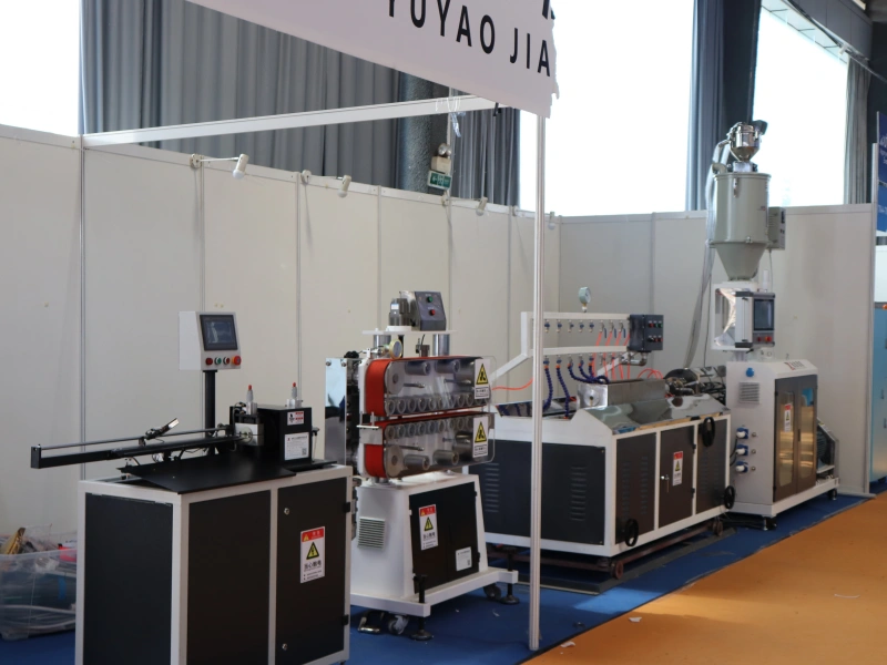 chinese single screw extruders in Yuyao Plastic exhibition