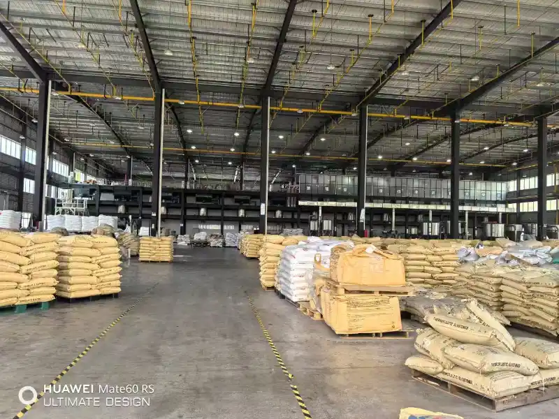 Thermoplastic Elastomer Supplier-The finished raw materials are stored in the warehouse